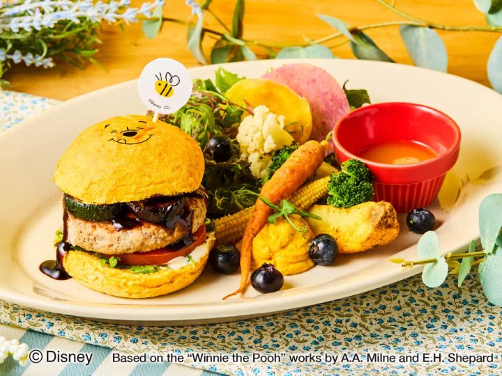 のんびり屋さんの森のごちそうバーガープレート〈Pooh〉