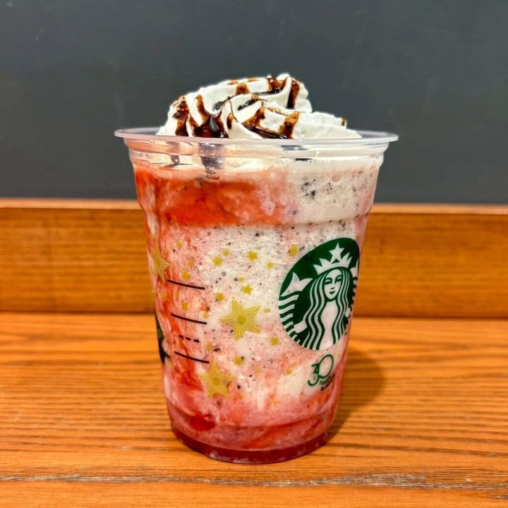 スターバックス イチゴ チョコレート フラペチーノ®