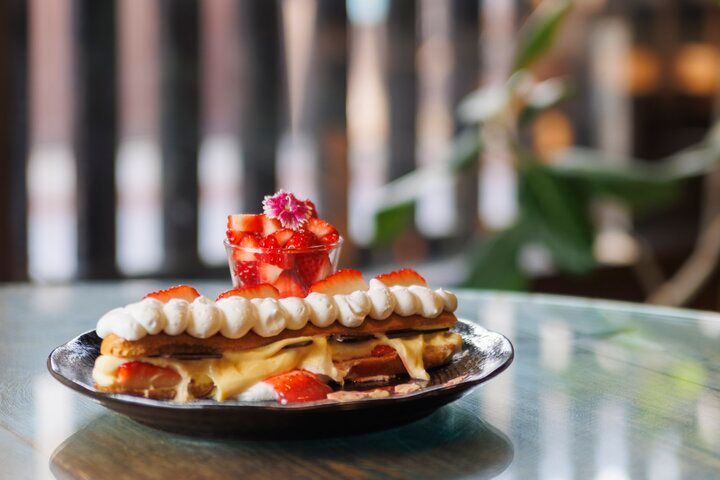 滋賀で人気のエクレアがイートインで楽しめる、近江八幡のレトロカフェ「Cafe Link」