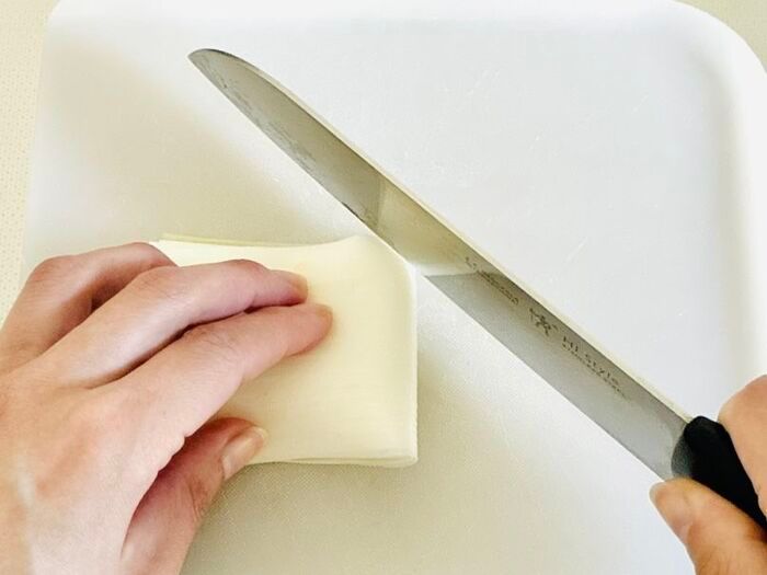 まるでプロ級！ふわふわの『白髪ねぎ』を簡単に作る方法。食べやすさもグンとアップしますよ♪