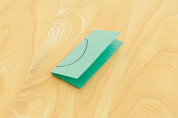 【材料3つで簡単工作】雨の日のおうち時間も楽しくなる「カラフルあじさい」の作り方の画像8