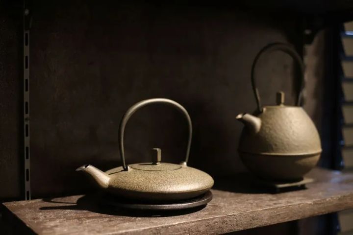 伝統的な鉄鋳物「南部鉄器」
