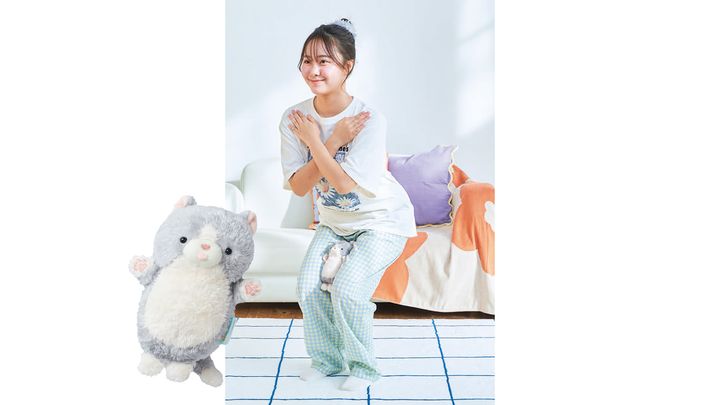 ぬいぐるみと一緒に、頑張れ美脚エクササイズ