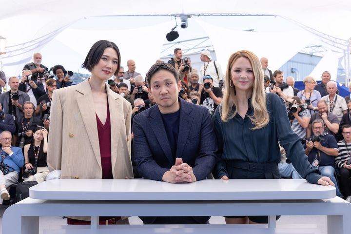 妊娠中の岡本多緒、シャネル姿で存在感 『ドライブ・マイ・カー』濱口竜介監督最新作カンヌ会見レポート