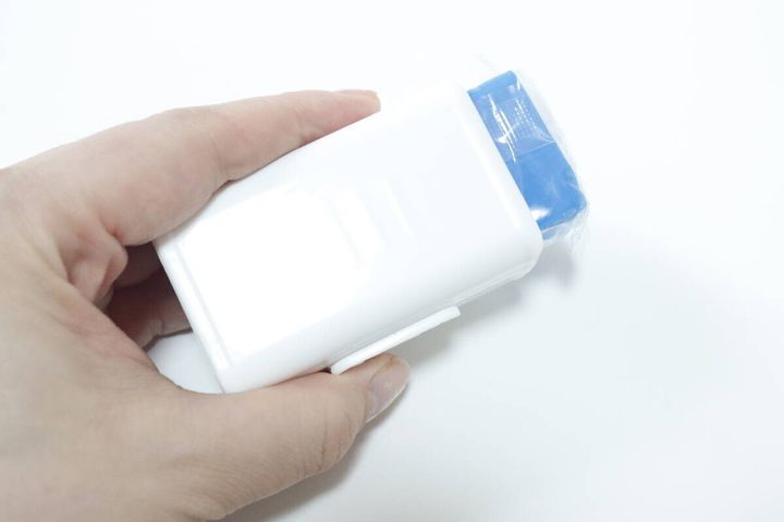 エリ・そで洗濯せっけん（落ち落ちV） ケースにセット