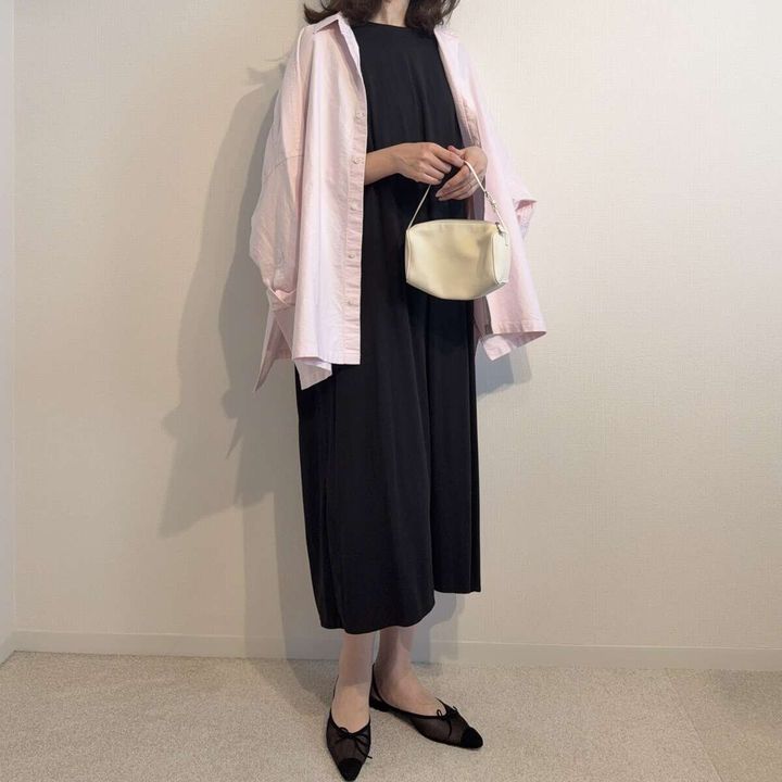 OX Poncho シャツ 黒ワンピースの羽織としてのコーデ