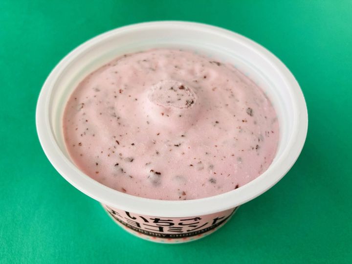 「いちごとチョコの調和が最高！」「完全にあり！」【ファミマ限定】赤城の「いちごチョコミント」