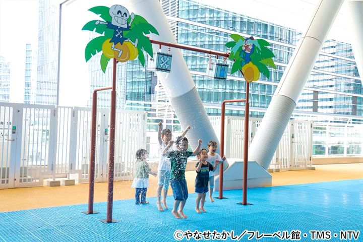 クジラ型バイキンメカのウォーターキャノン