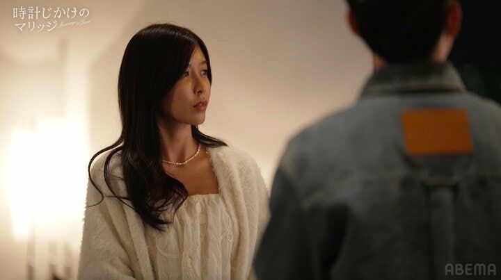 【写真・画像】「婚約破棄する勇気が持てない」子作りに不安抱える34歳美人社長、年収3000万高卒経営者との“婚約生活”に悩み 2枚目