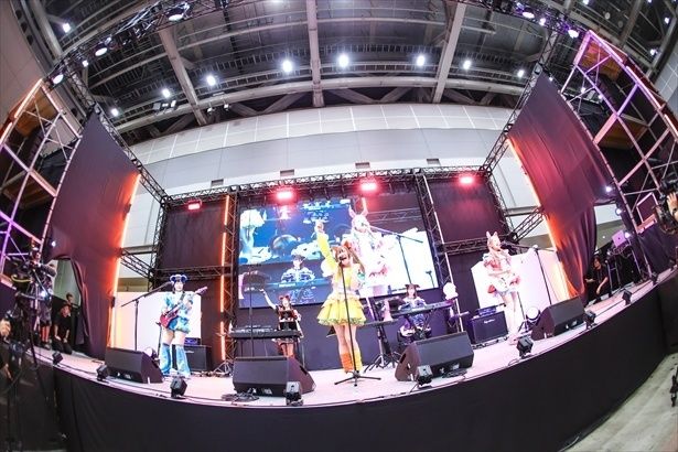 「夢限大みゅーたいぷ ライブステージ」の様子
