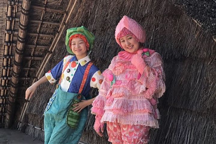 右：NHK『シャキーン！』でモモエとしてMCを務めていた松田杏咲さん、左：「めいちゃん」こと高橋萌衣さん／松田杏咲さんのInstagram（@momoe_matsuda_official)より