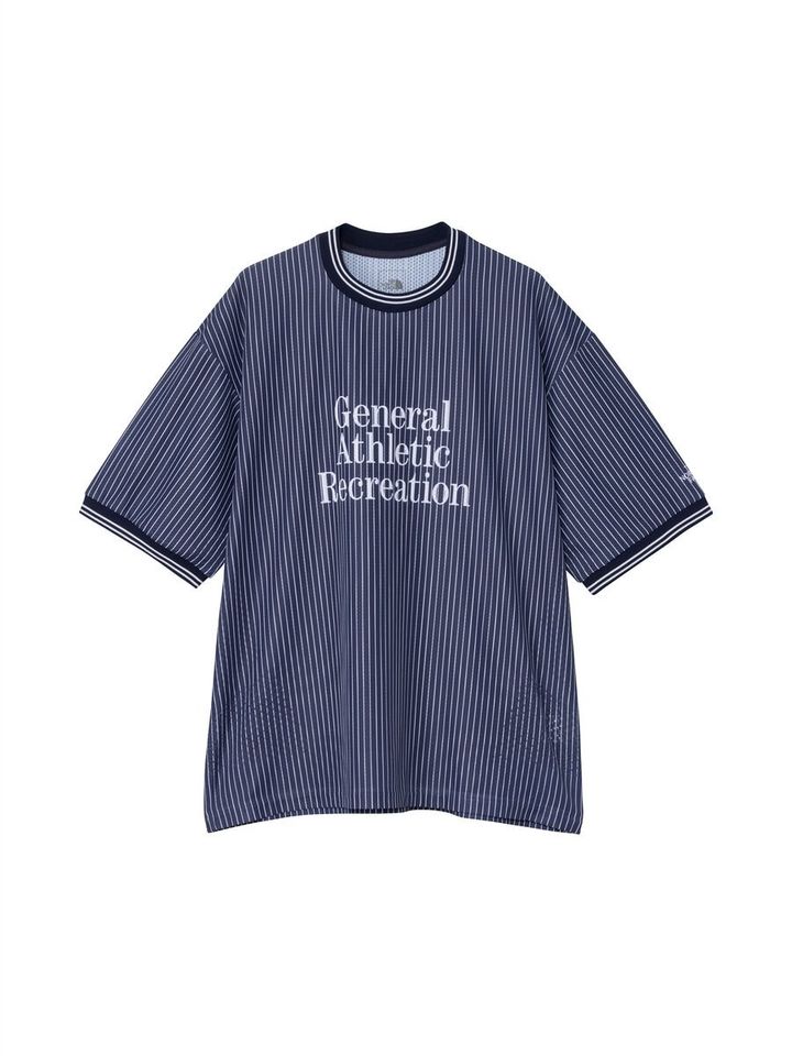 ユニセックスで展開される「GAR Game Shirt」は、スポーティなストライプ柄とゲームシャツデザインをベースにしながら、部位ごとに異なるメッシュ構造を採用した高機能モデル。