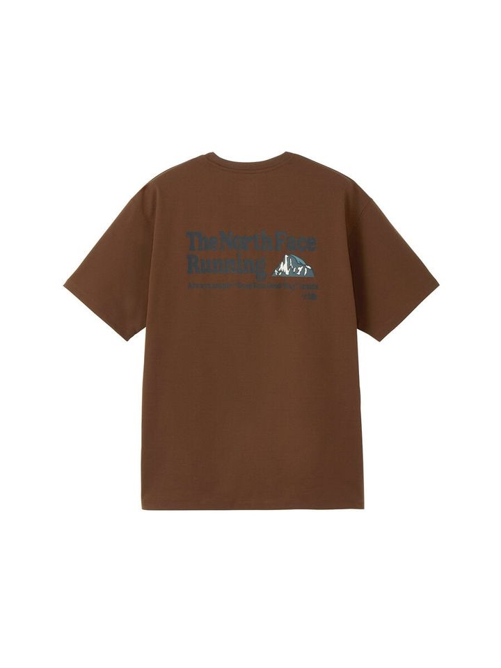 ユニセックスで展開される「S/S Graphic Tee」は、「製品から製品へ」を掲げる循環型アップサイクルプロジェクト「EXPLORE SOURCE」を採用したショートスリーブTシャツ。