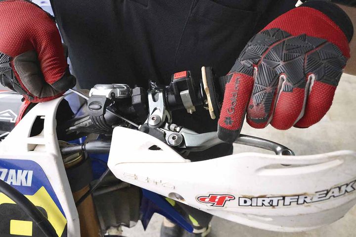 バイクの「レバー遠すぎ問題」放置してない？ 操作ミスを減らすクラッチ調整術