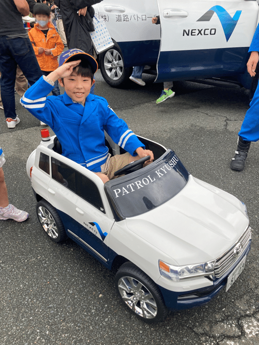はたらくくるま in 鳥栖プレミアム・アウトレット ミニチュアパトロールカー試乗体験