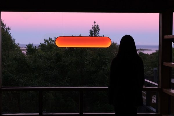 【東京都世田谷区】下北沢でソーラーデザイナー・マーヤン氏の太陽光パネルなどを用いたアート作品を展示