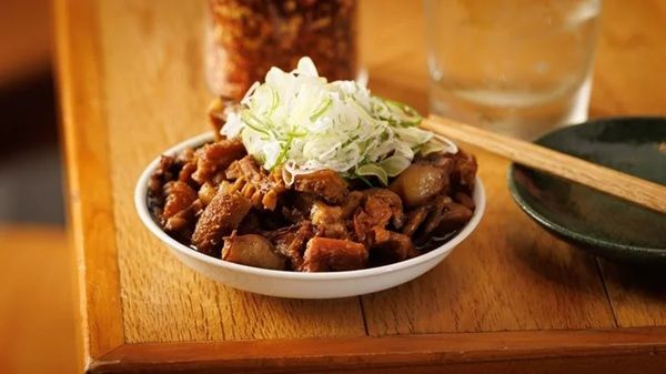 【東京都港区】「焼鳥たぬき」がオープン！「錦爽どり」の焼き鳥から定番居酒屋メニューまで楽しめる