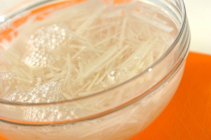シャキシャキ！大根サラダ 生姜風味でさっぱり by山下 和美さんの下準備1