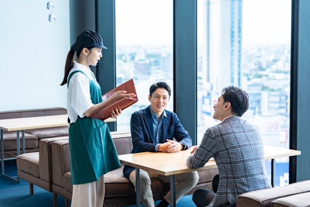 カフェ メニュー 注文 スタッフ