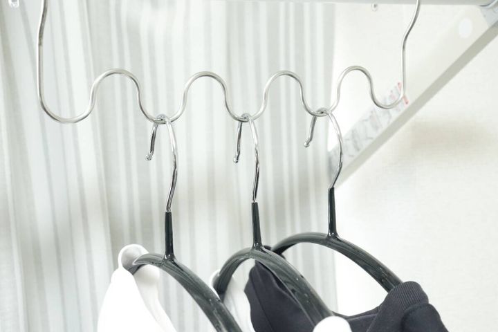 セリアのステンレスハンガーホルダー 5連を使って洗濯物を干した状態