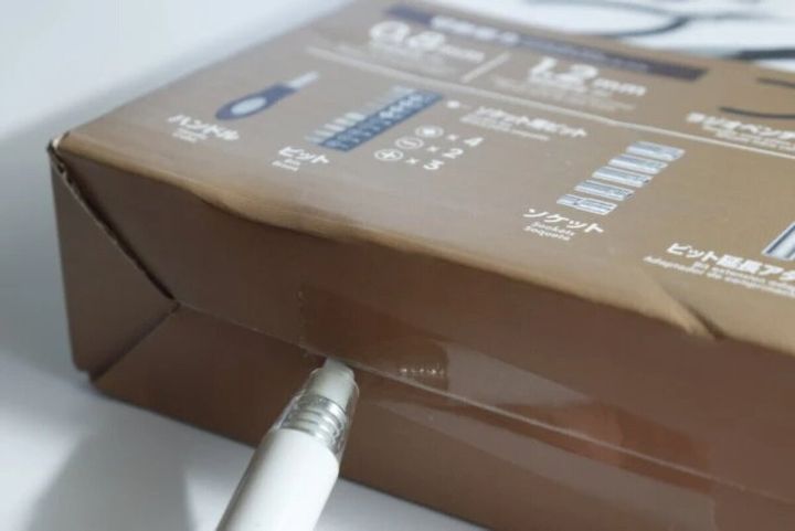 ダイソー セーフティカッター（ホワイト、グレー、セラミック、ノック式） 使用例