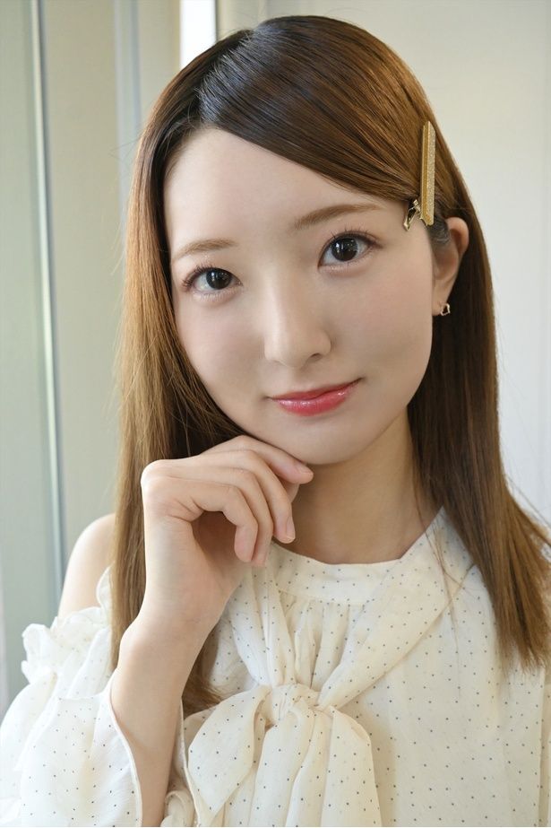 「卒業して、せっかくの写真集なのでこれまでとは違った大人っぽいカットも多く載せていただきました」
