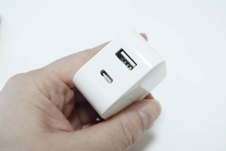 USB充電器（POWER DELIVERY20W、TYPE-A＋TYPE-C、ホワイト） USBポート