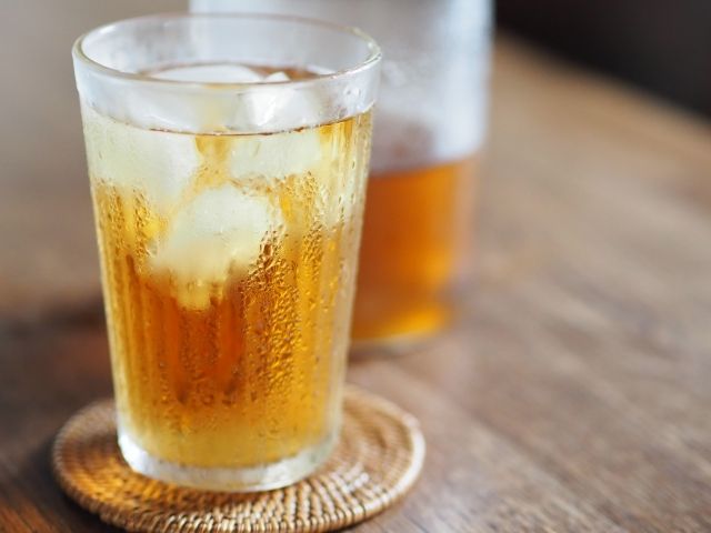 夏 暑い日の麦茶