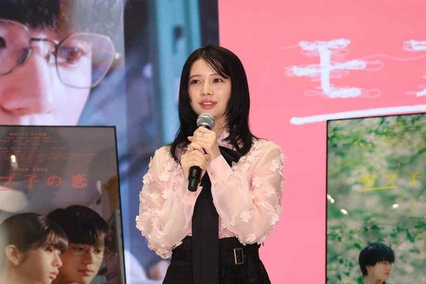 田中信子役の桜田ひより [c]田村茜／コアミックス ©映画「モブ子の恋」製作委員会