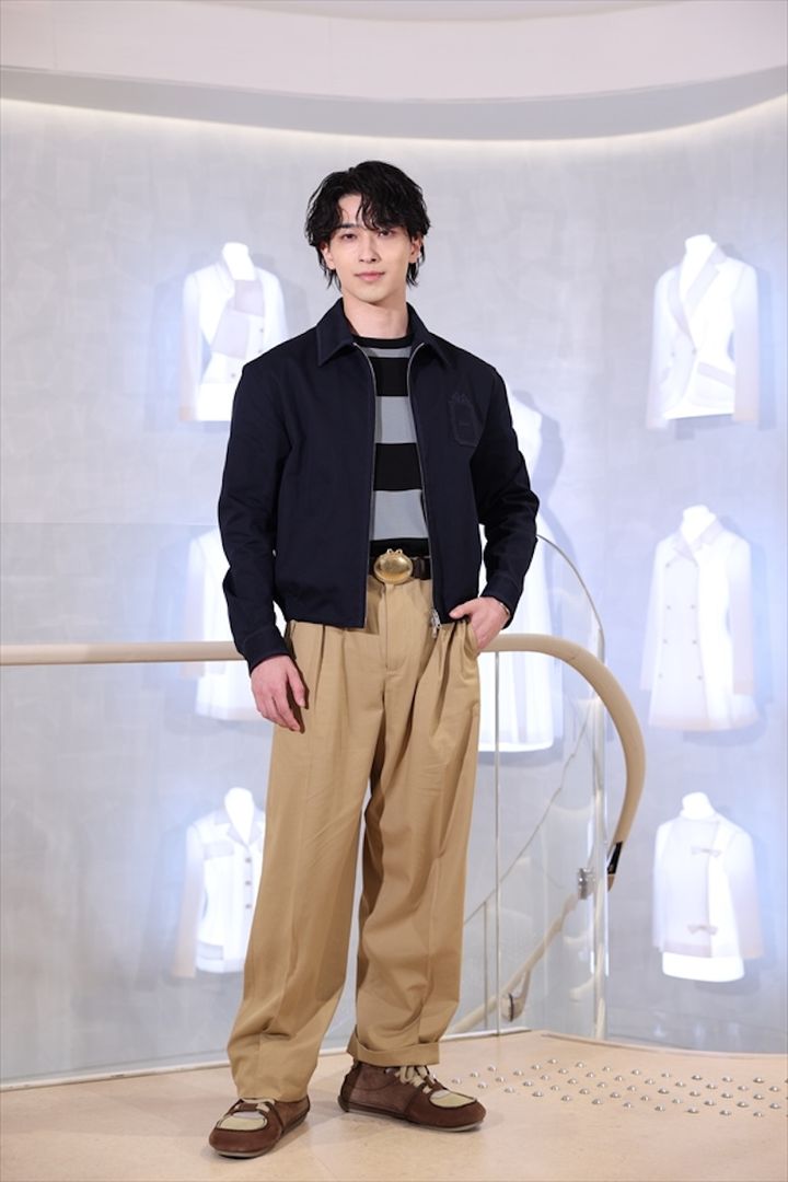 横浜流星、“遊び心”光るディオールコーデ披露 中川大志は鮮やかブルーシャツで存在感