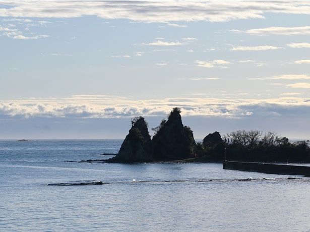 “那智勝浦のモン・サン＝ミッシェル”と呼ばれる「弁天島」は干潮時は歩いて渡れる