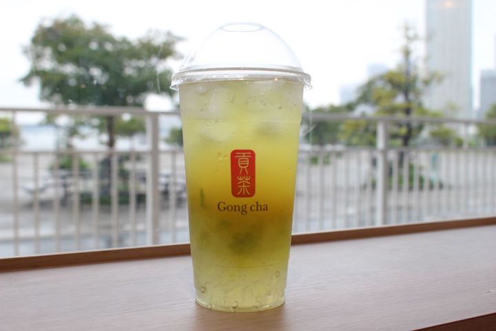 SHINEシャインマスカット スパークリングティー（ICED/L） 760円
