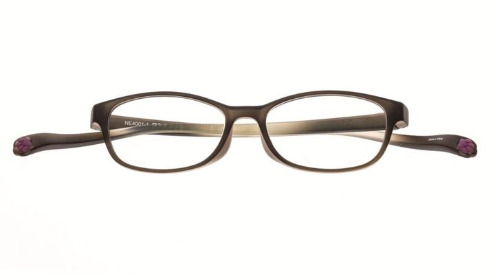 “にゃんブラン” 9900円（メガネの愛眼）