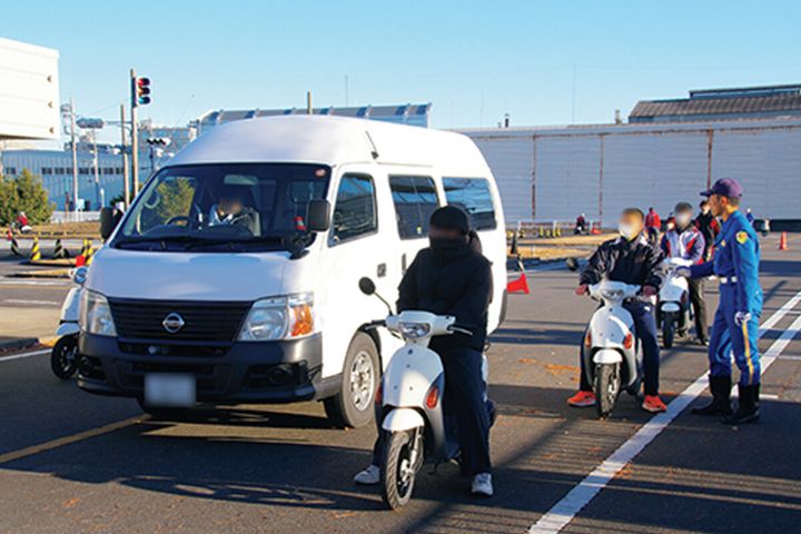 県教育委員会が二輪車安全運転者講習会を開催｜県内事故状況を反映した実技と講義内容