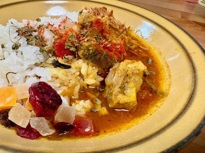 みゃびカレー 豚軟骨ホロホロビンダルー