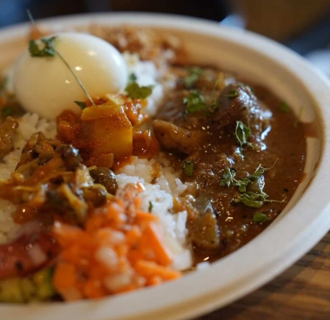 みゃびカレー 牛すじ味噌煮込みカレー
