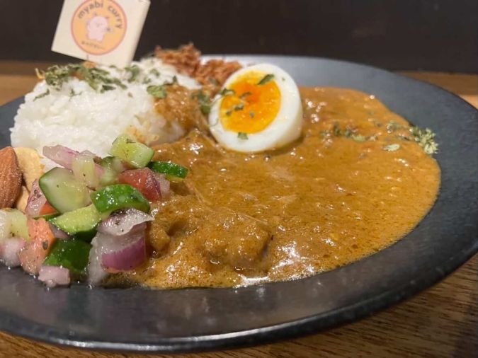 みゃびカレー 豚バラココナッツカレー