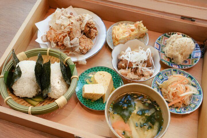 靭公園のバラ散策と一緒に♪ 心ときめくカフェ5選