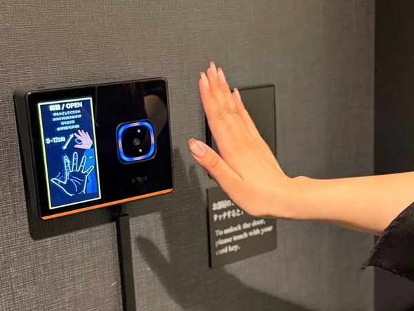 【東京都中央区】「ザ・スクエアホテル銀座」が女性用大浴場に手のひら認証サービス「Gen-pa」を導入