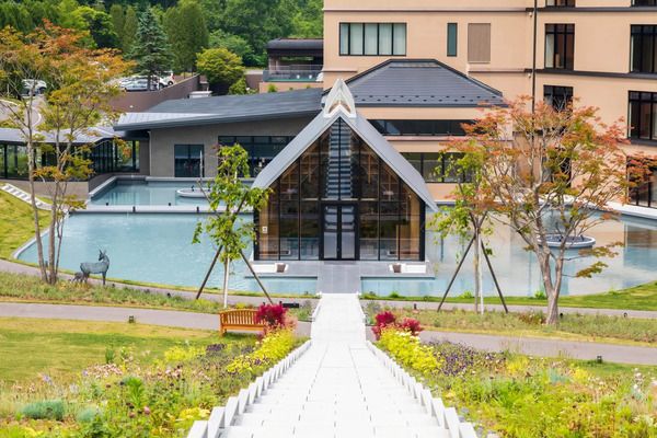 【北海道壮瞥町】洞爺湖 鶴雅リゾート 洸の謌と花火大会会場を結ぶ、宿泊者限定無料送迎バス運行！