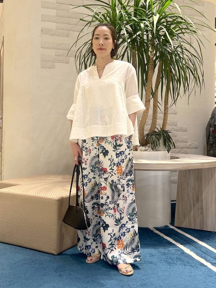 元気になれるリゾートライクな柄は女子会にも