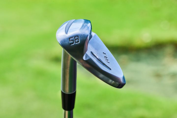 スクエアに打つだけ！ “渓谷”ソールのウエッジはバンカー脱出が超簡単