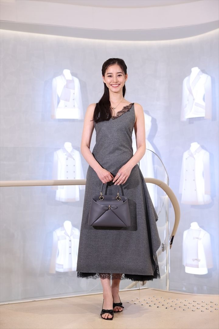 新木優子、“夢のような空間”に感激！ 木南晴夏、芳根京子らディオール最新コーデで魅了