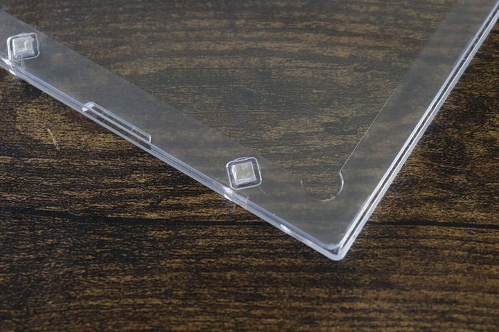 ダイソーのマグネットカードローダーはマグネット式で開閉が簡単