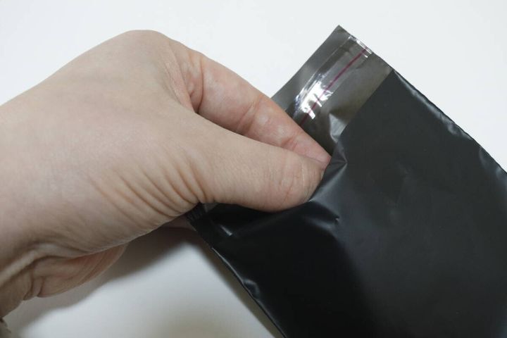 糊付き消臭サニタリーバッグ 使用例
