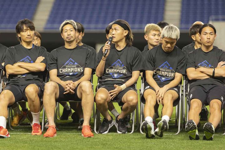 画像8: ACL2優勝！G大阪、GKの荒木琉偉が優勝報告会で「一生の思い出になる」激闘と初タイトル獲得の思い明かす