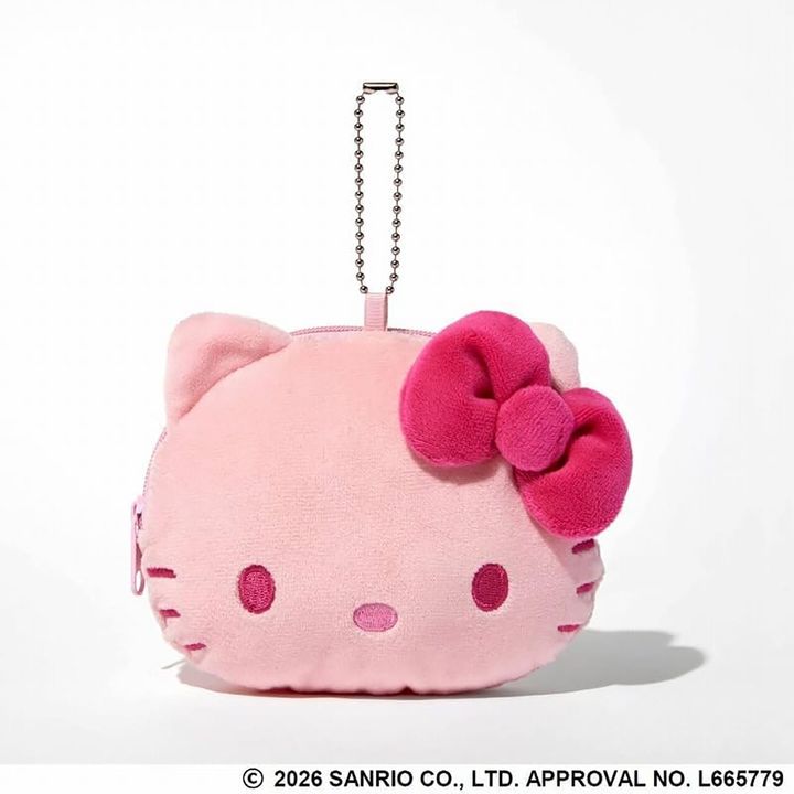 ハローキティぬいぐるみポーチ（画像出典：Amazon）