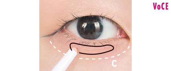 ピンクベージュで、自然な涙袋を