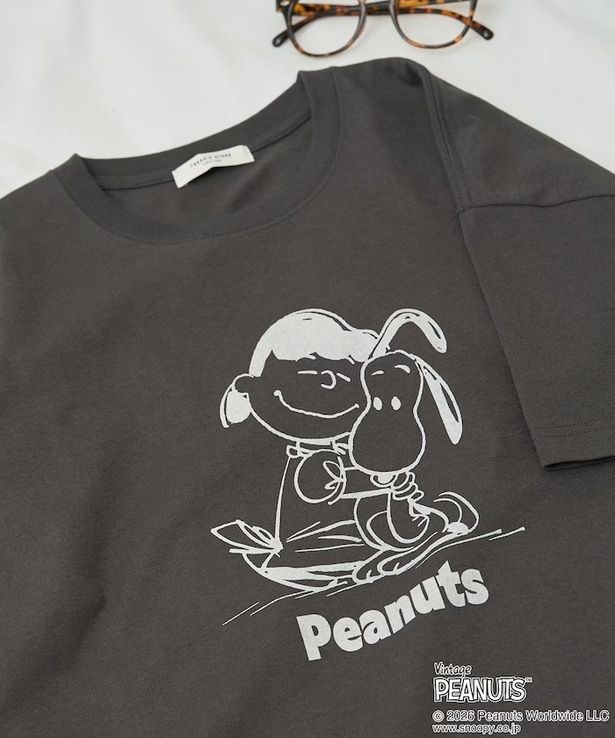 「前後1コマプリント半袖Tシャツ(スミクロ)」(4994円)