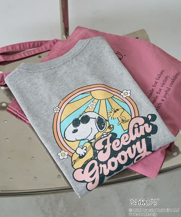 「スヌーピーポッププリント半袖Tシャツ(グレー)」(4994円)